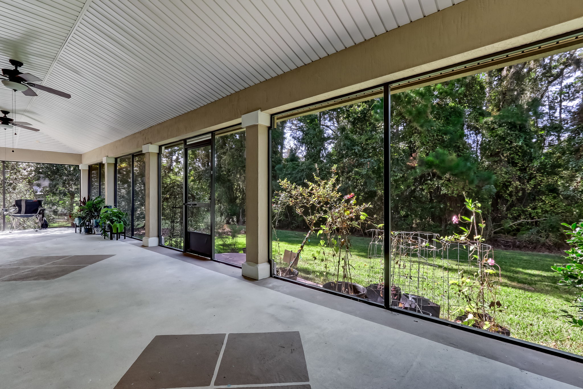 Screened-in Porch