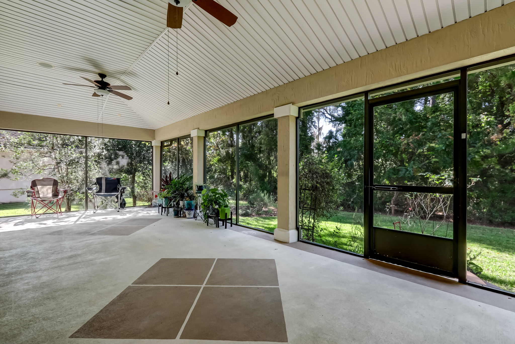 Screened-in Porch