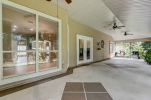 Screened-in Porch