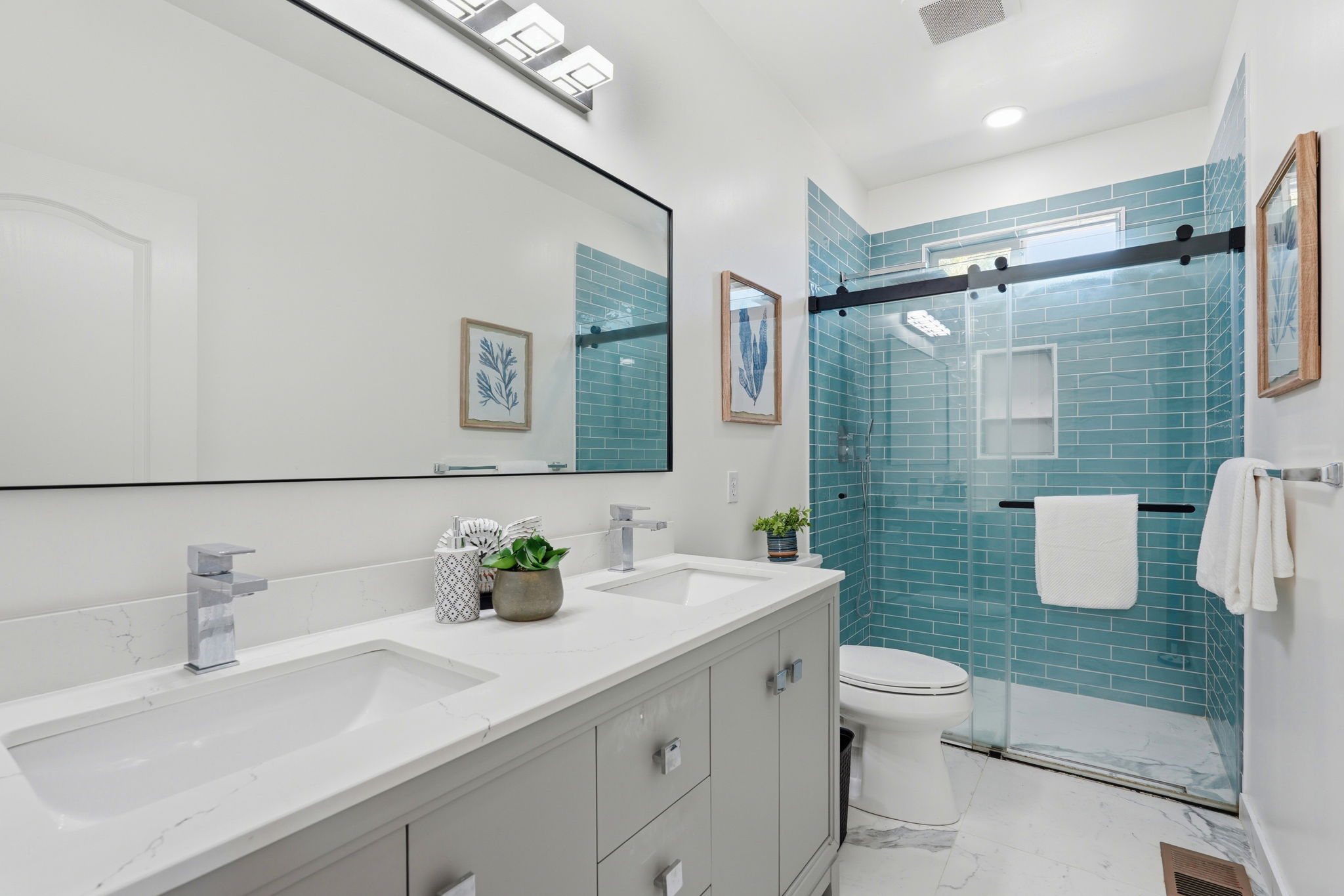 044_F8_857 Bridgeway Cir