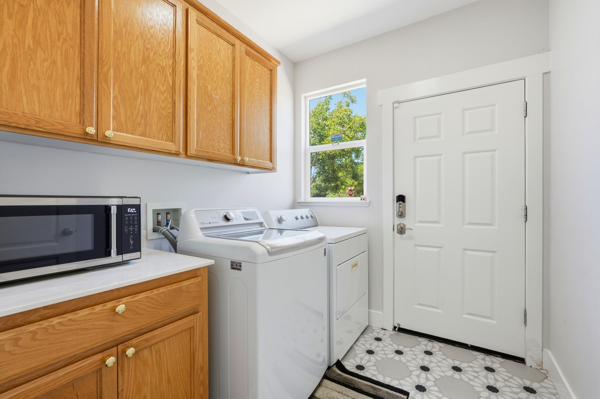 049_F8_857 Bridgeway Cir