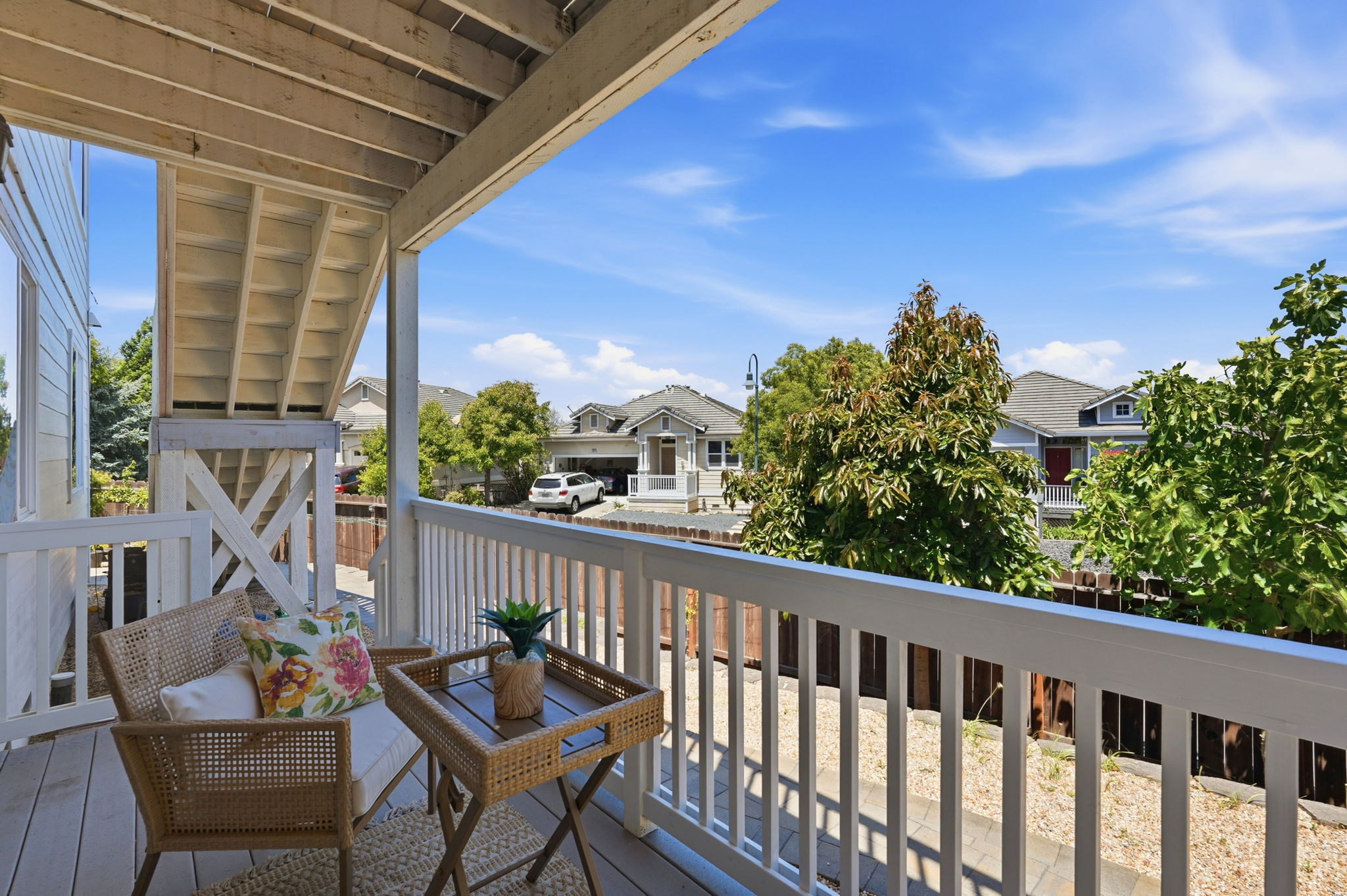 055_F8_857 Bridgeway Cir