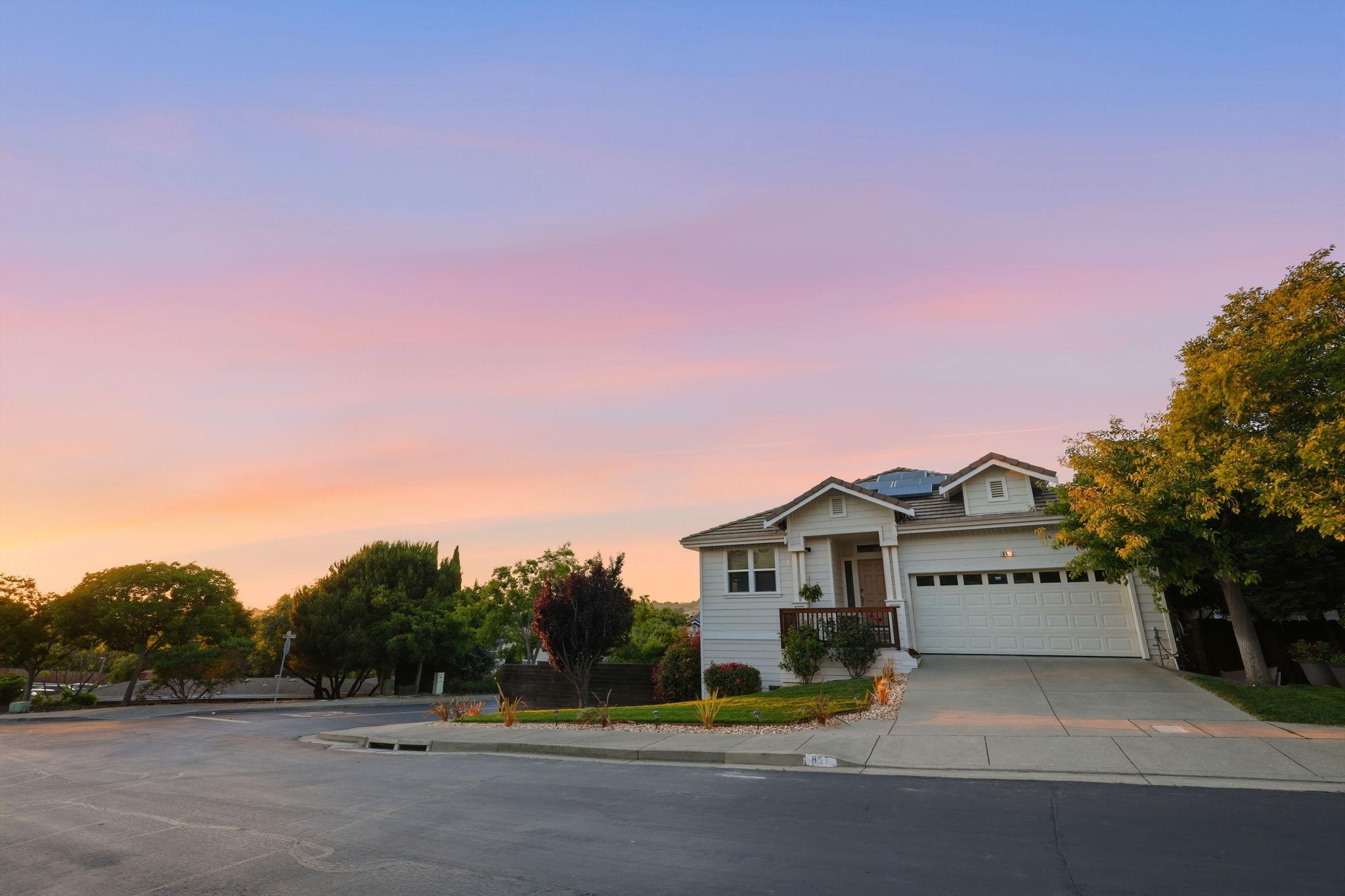 003_F8_TWILIGHT_857 Bridgeway Cir