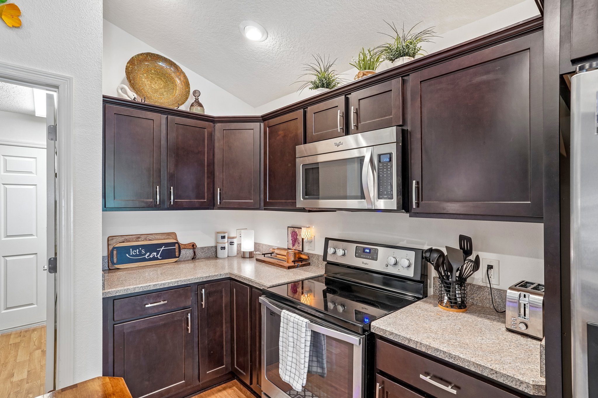 Enisgrove Way-S1009-019.jpg
