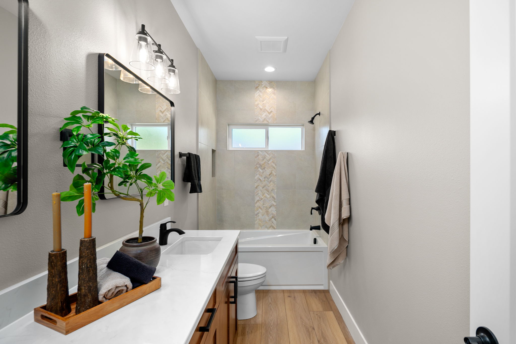  Photo 37