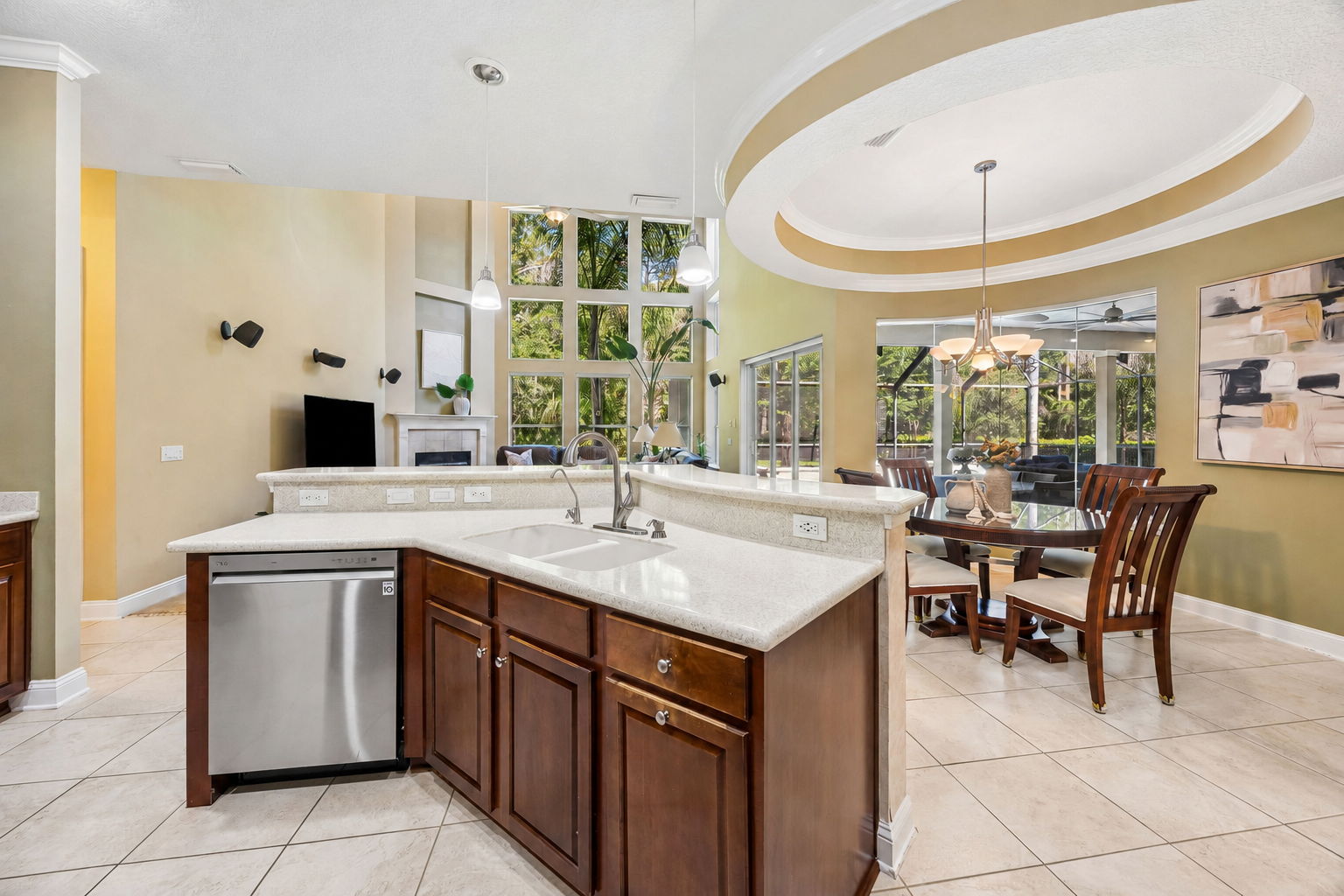 ... with a curved architectural ceiling detail that gives the everyday dining space a sense of occasion