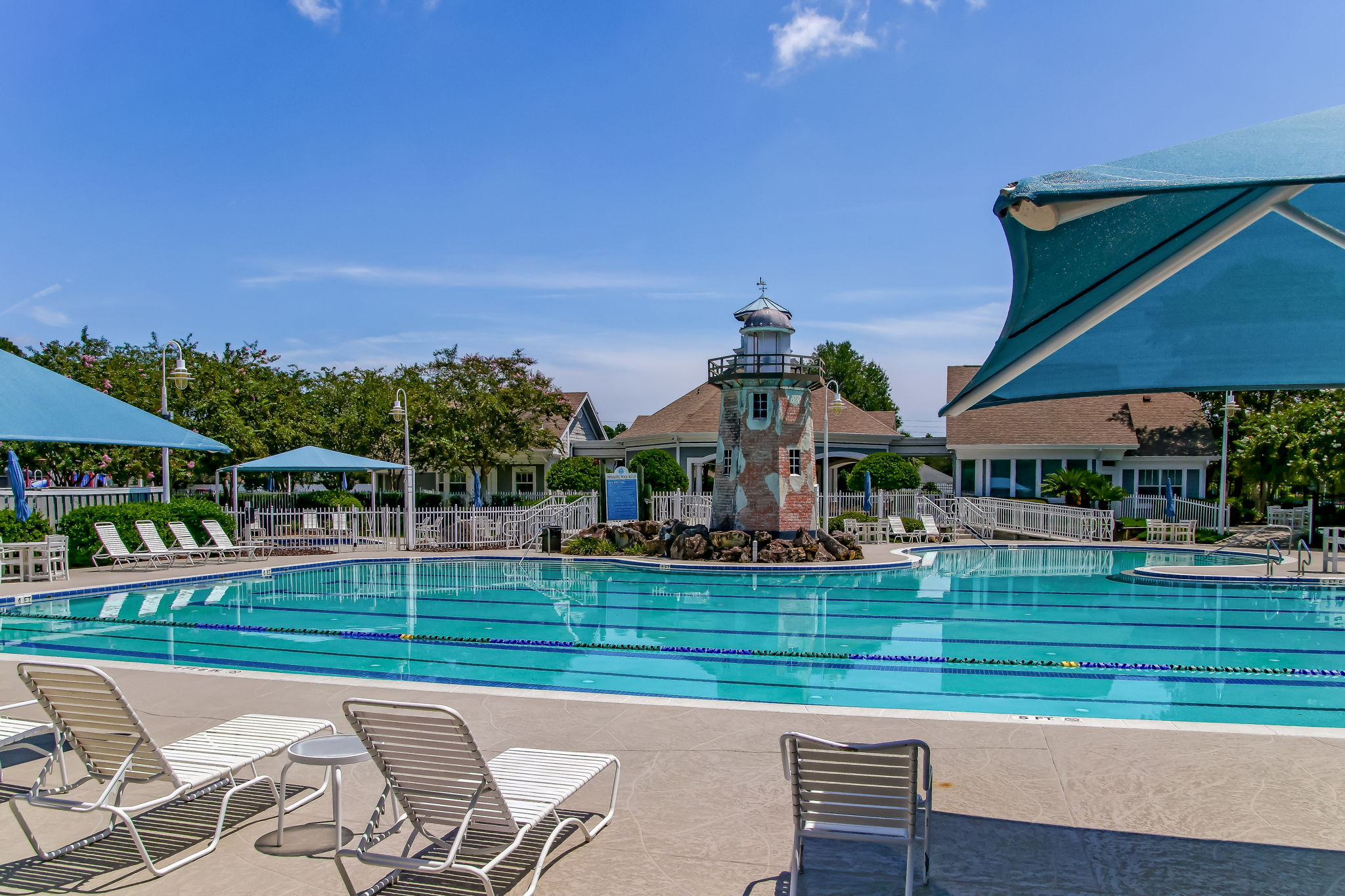 ... and includes a separate children's pool and splash pad