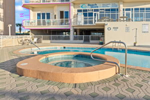 Hot Tub, Pool and Unit Location