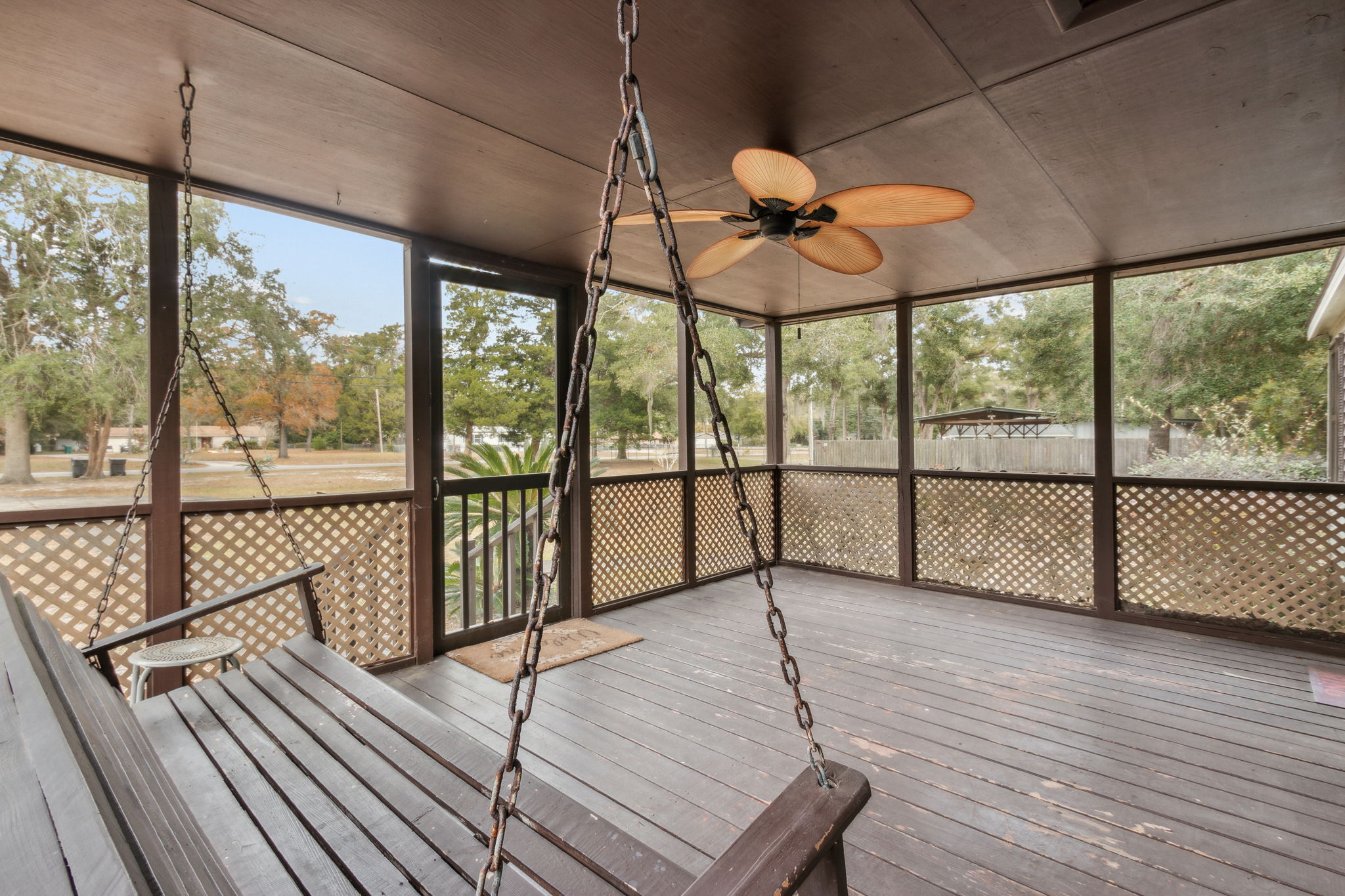 Screened-in Porch