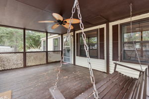 Screened-in Porch