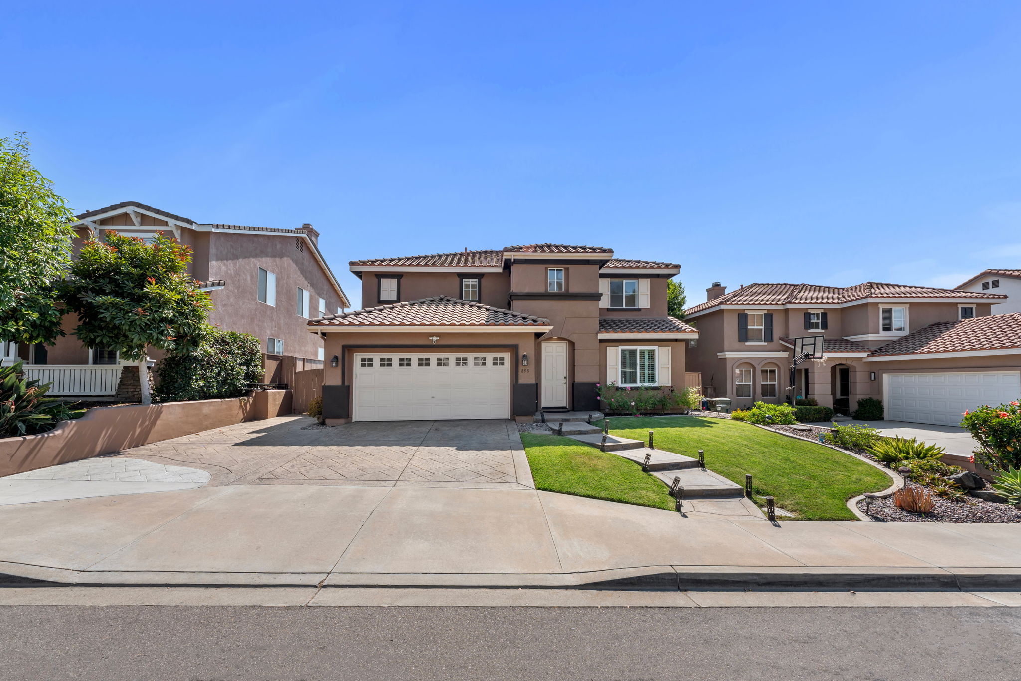 858 Via Barquero, San Marcos, CA 92069