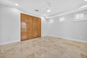 Guest Bedroom 4 of 4