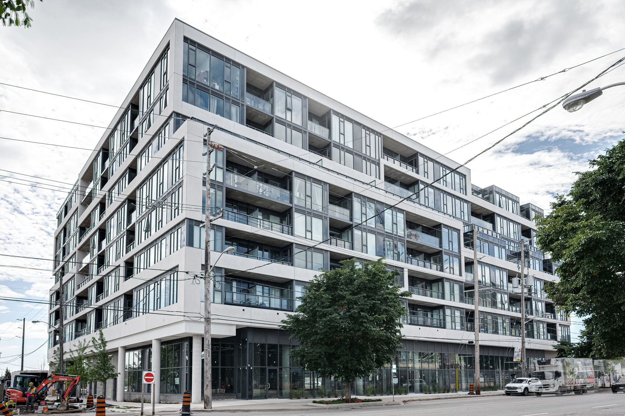 859 The Queensway Unit 802 Toronto, ON M8Z 1N8