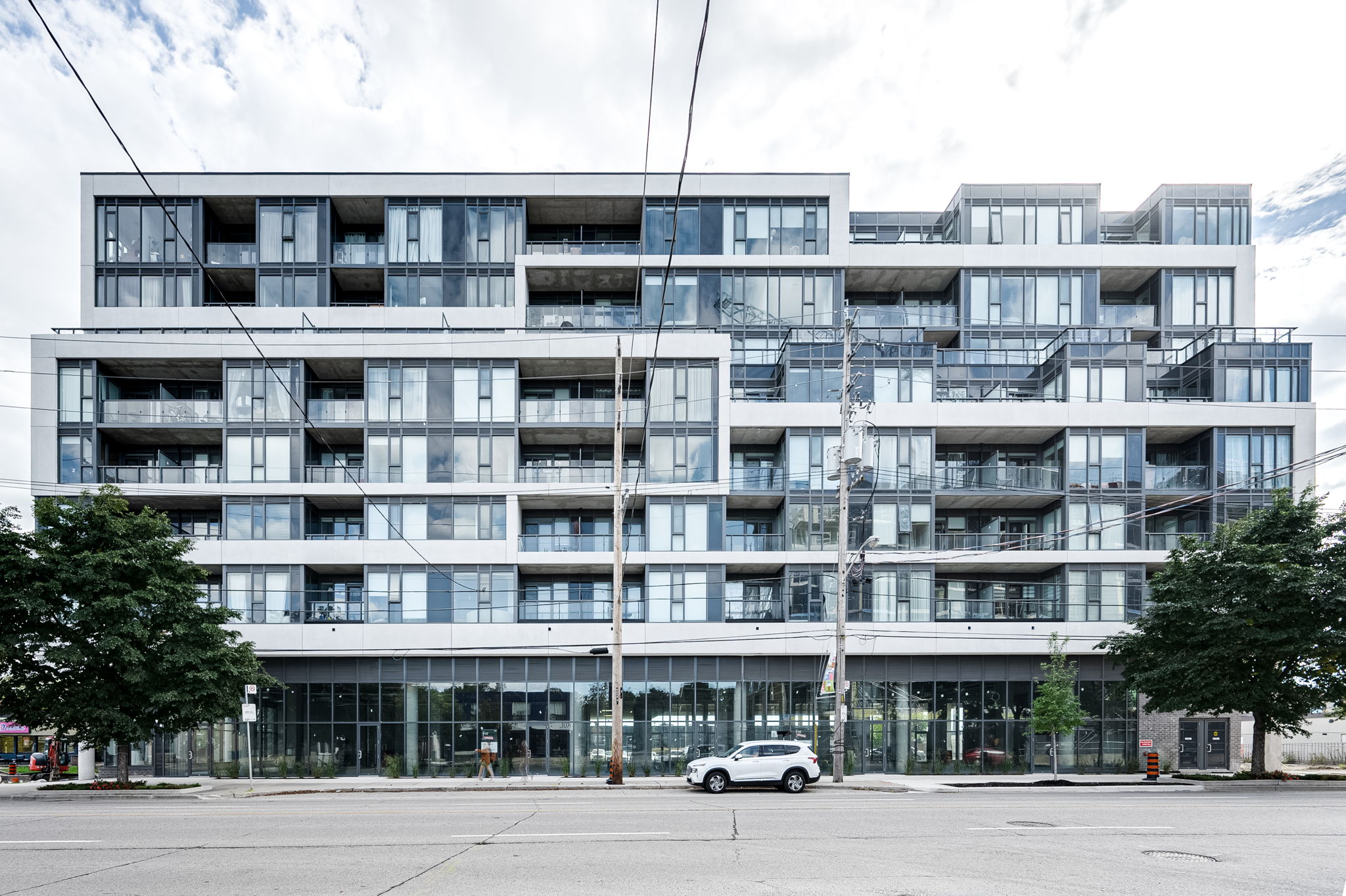 859 The Queensway Unit 802 Toronto, ON M8Z 1N8
