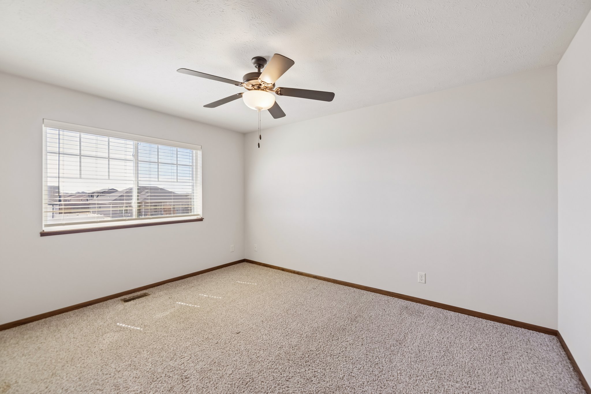 8380 - 859 W Desert Vis Dr_024.jpg