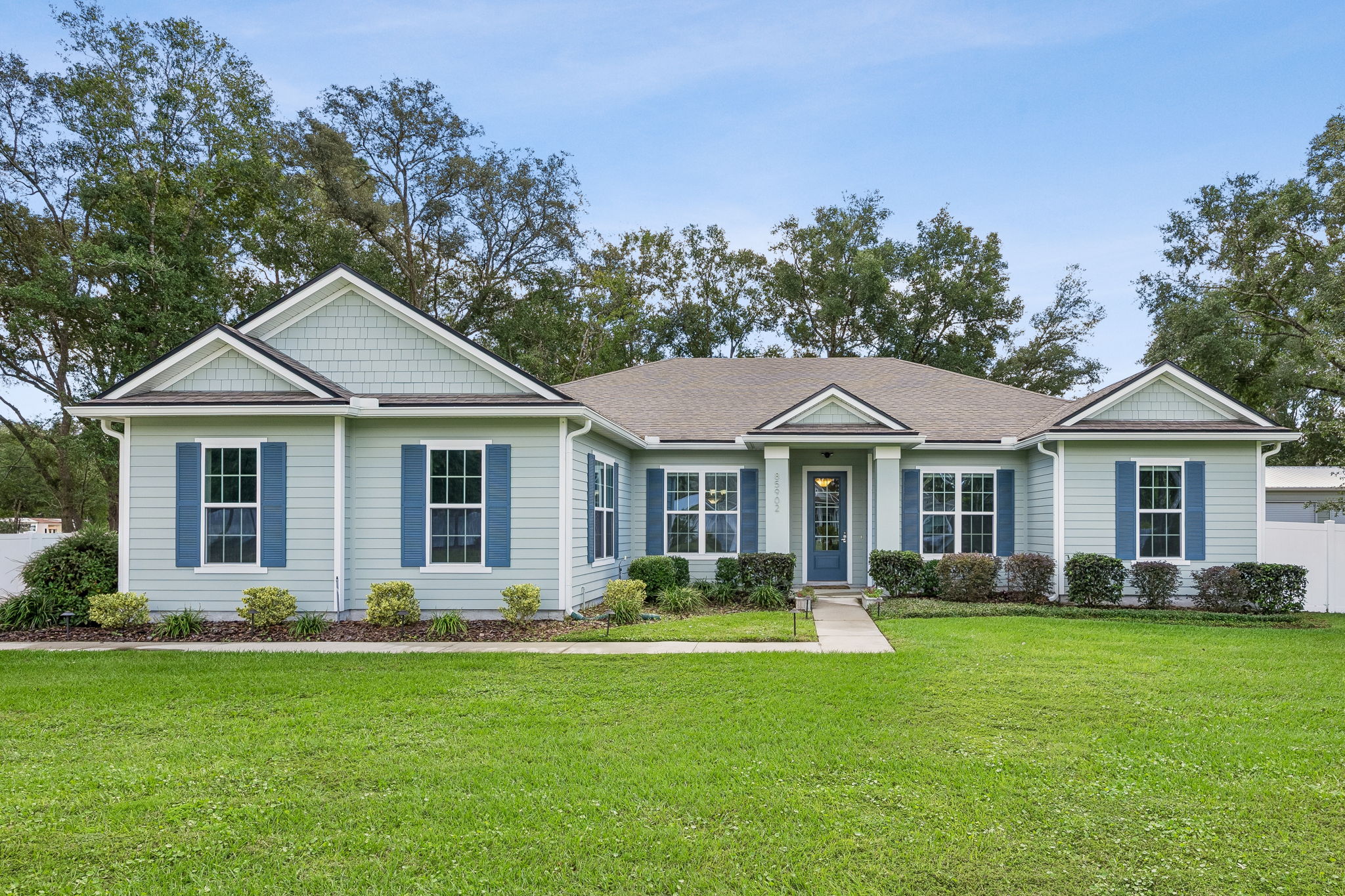 Welcome to 85902 Miner Pines Ct