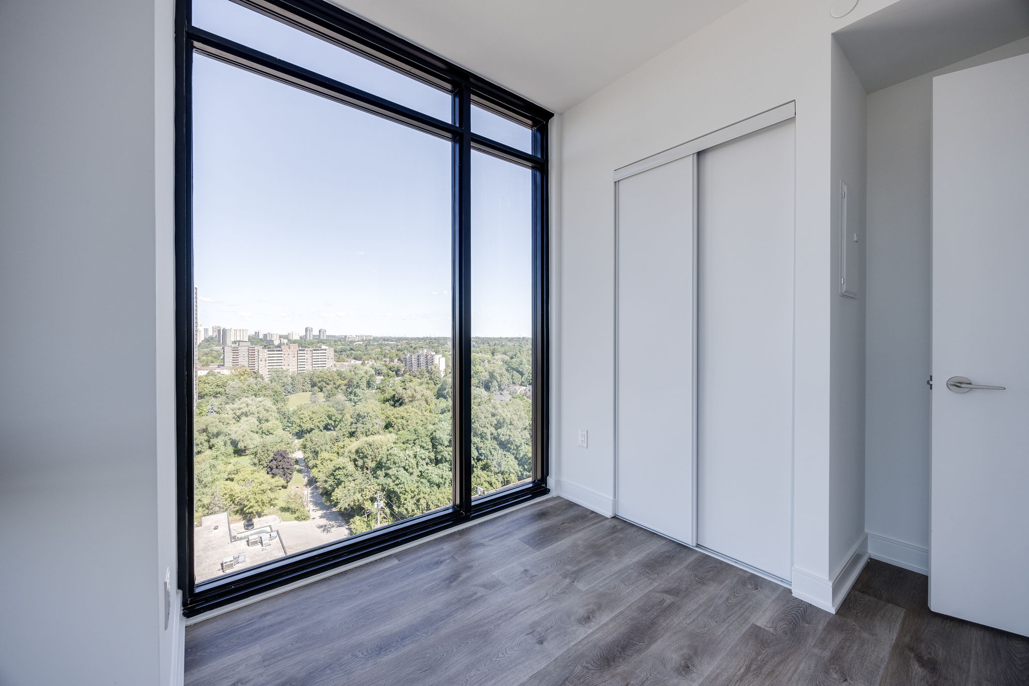 Mississauga property showcase — delivered property photograph 24