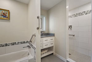  Photo 36