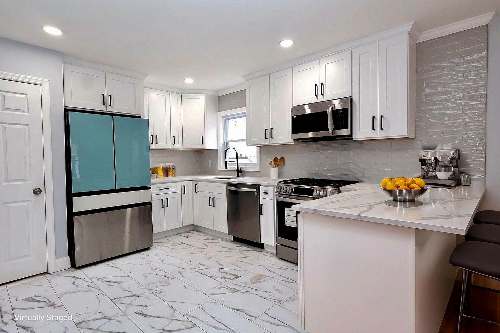 IMG_0955 virtually staged.jpeg