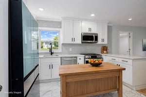 746DD39E-C1A3-492E-A914-7CBCEE004F58 virtually staged.jpeg