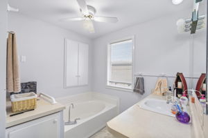  Photo 33