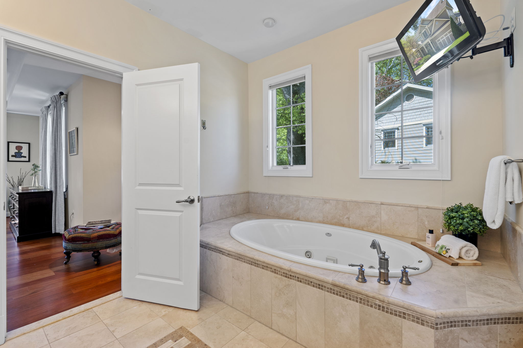 Primary Bathroom w/ soaking tub and separate shower