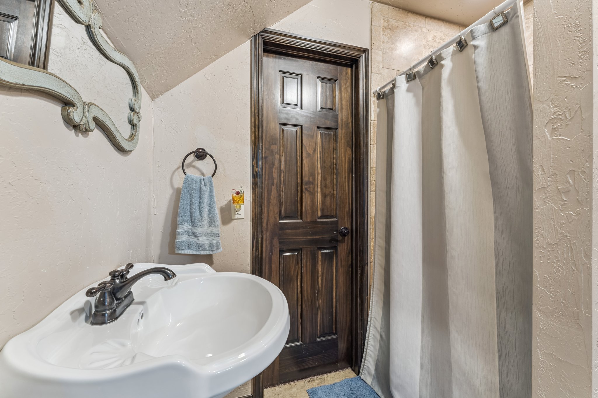 8600 NW 111th St_038.jpg