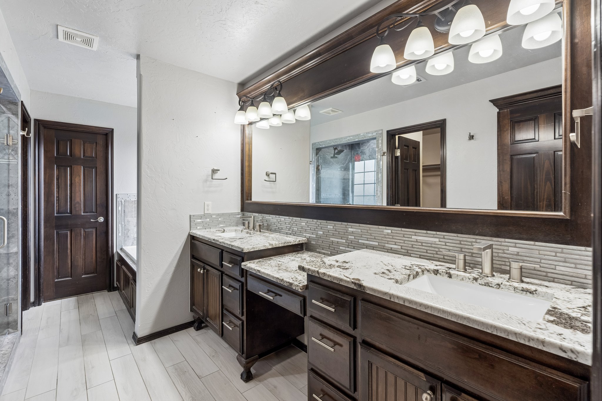 8600 NW 111th St_026 (2).jpg