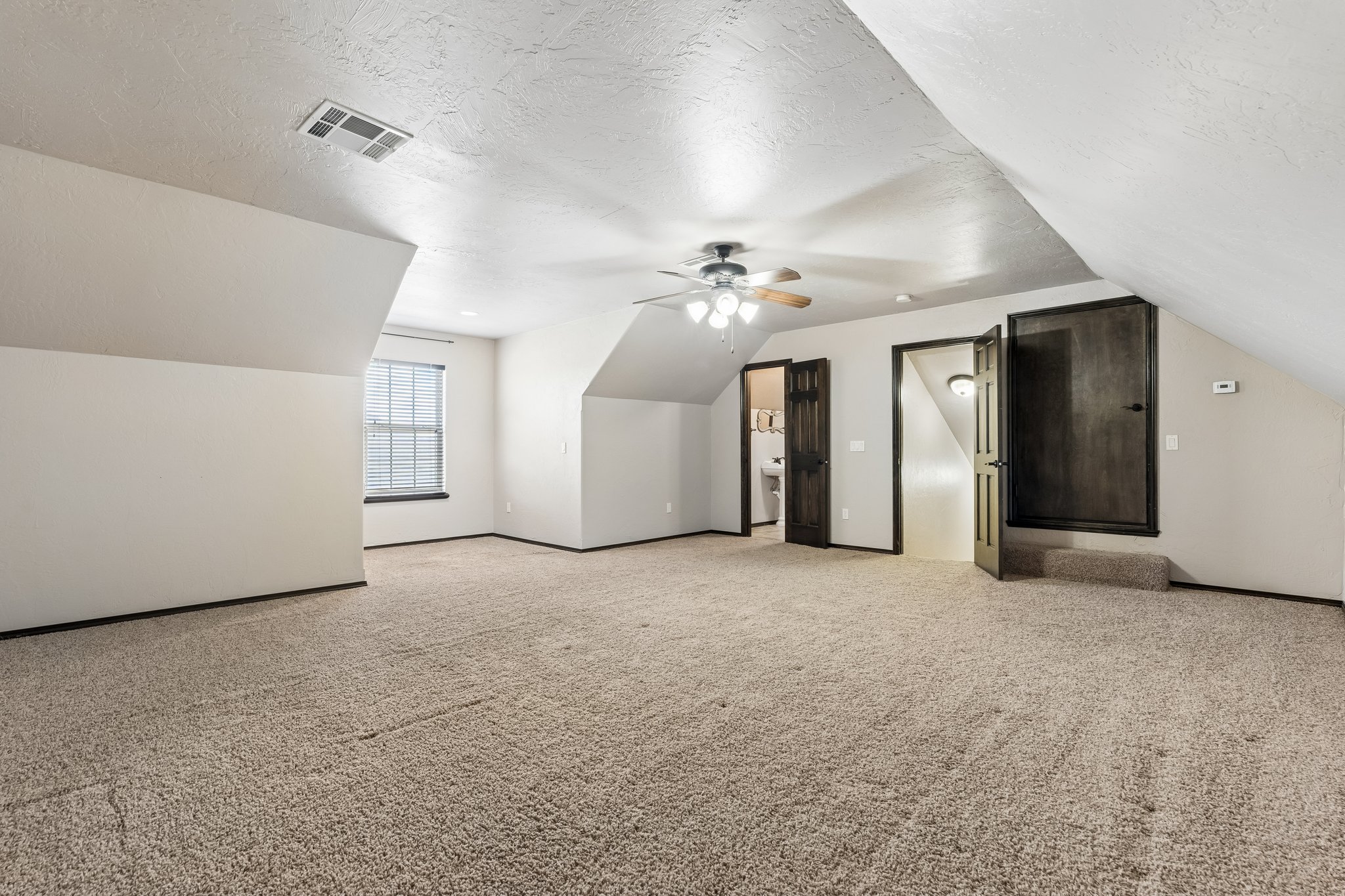 8600 NW 111th St_036 (2).jpg