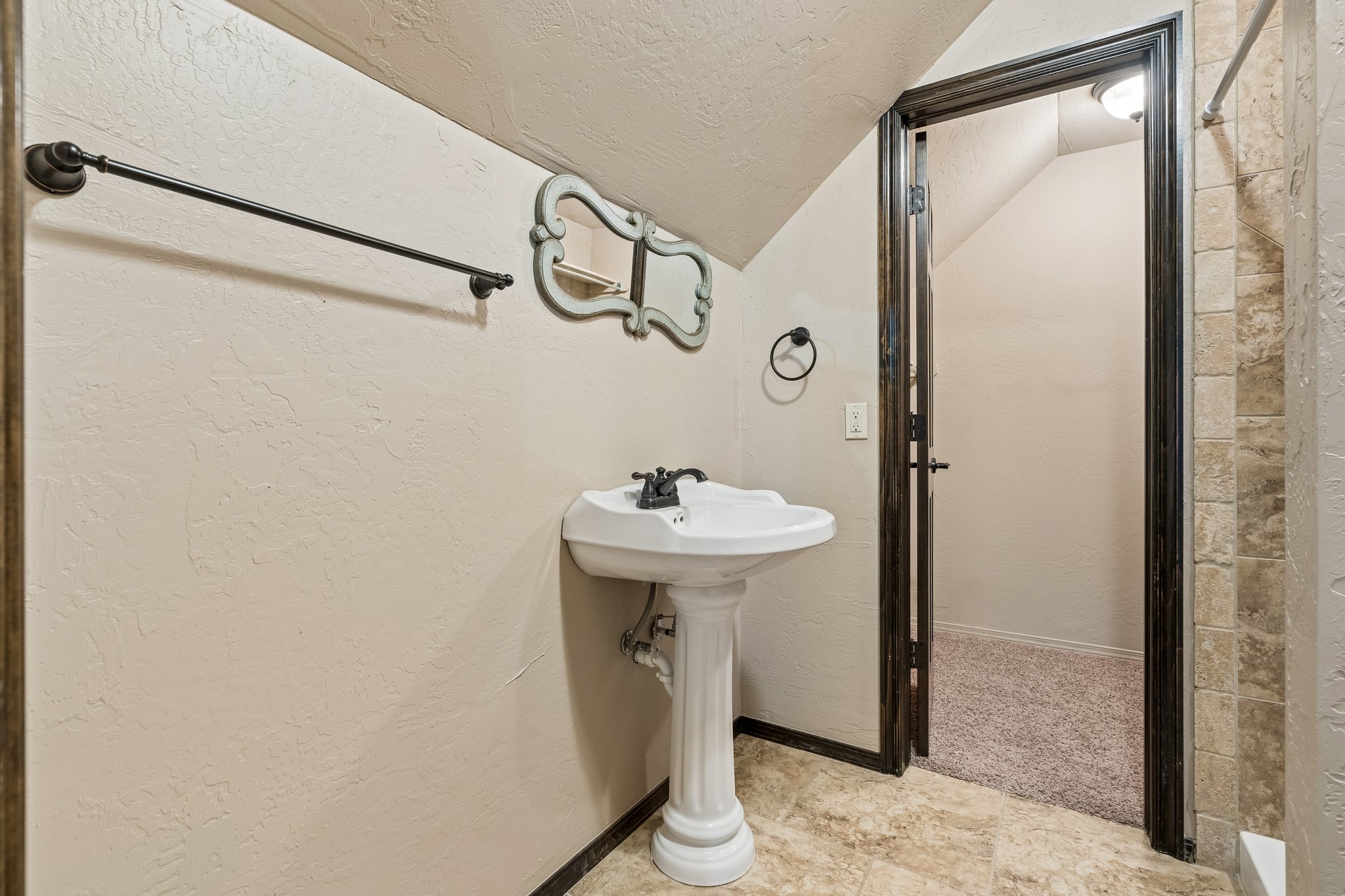 8600 NW 111th St_037 (2).jpg