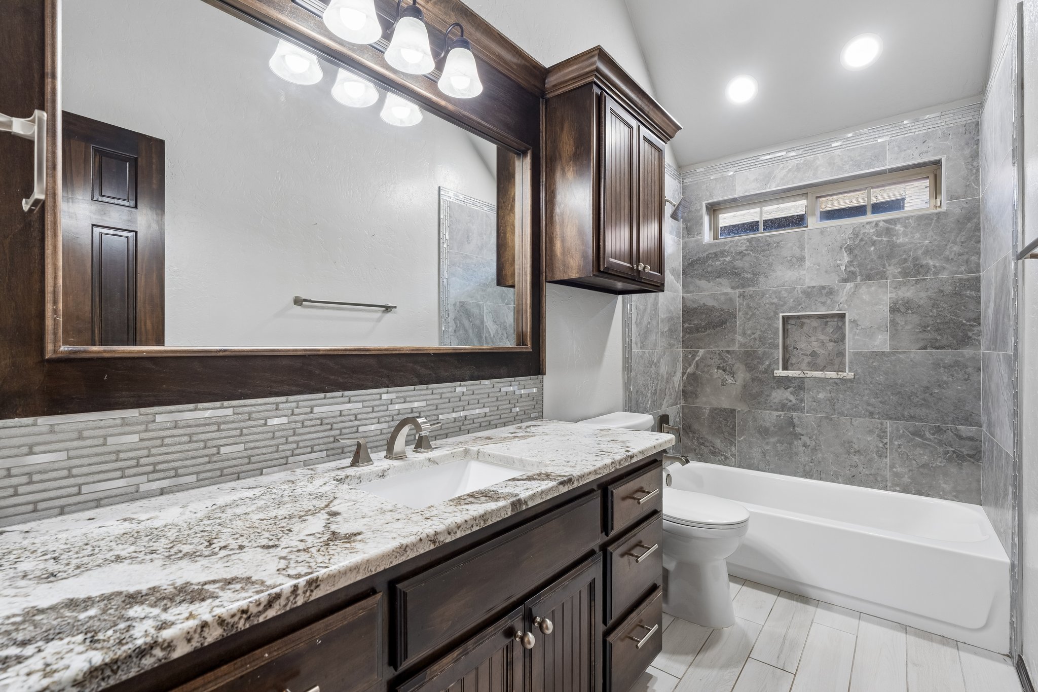8600 NW 111th St_045 (2).jpg
