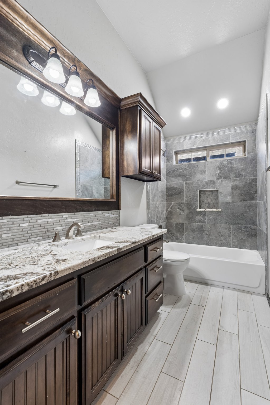 8600 NW 111th St_046 (2).jpg