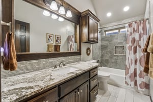 8600 NW 111th St_034.jpg