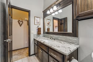 8600 NW 111th St_035.jpg