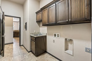 8600 NW 111th St_019 (2).jpg