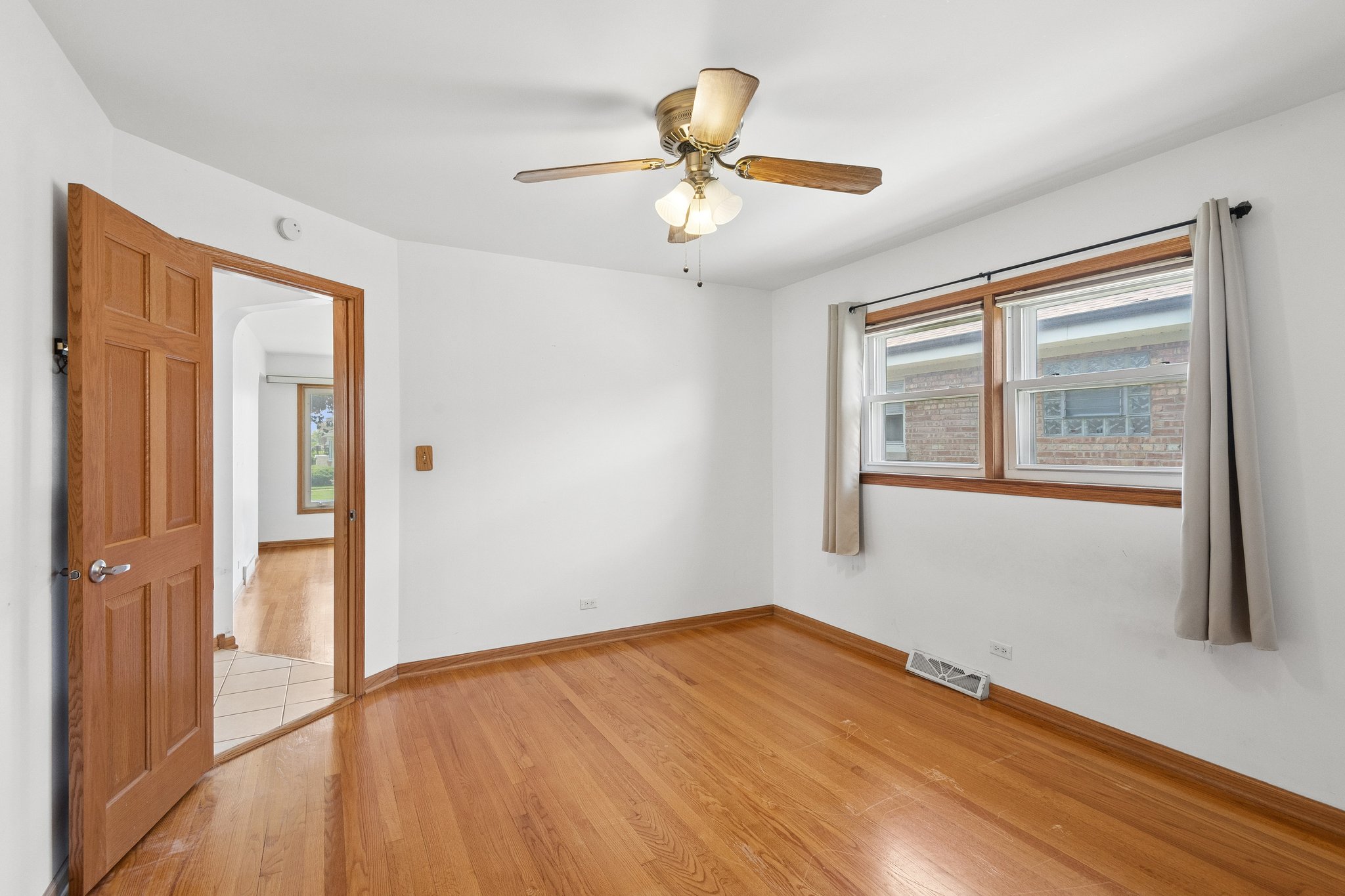 8600 W Ainslie St_008.jpg