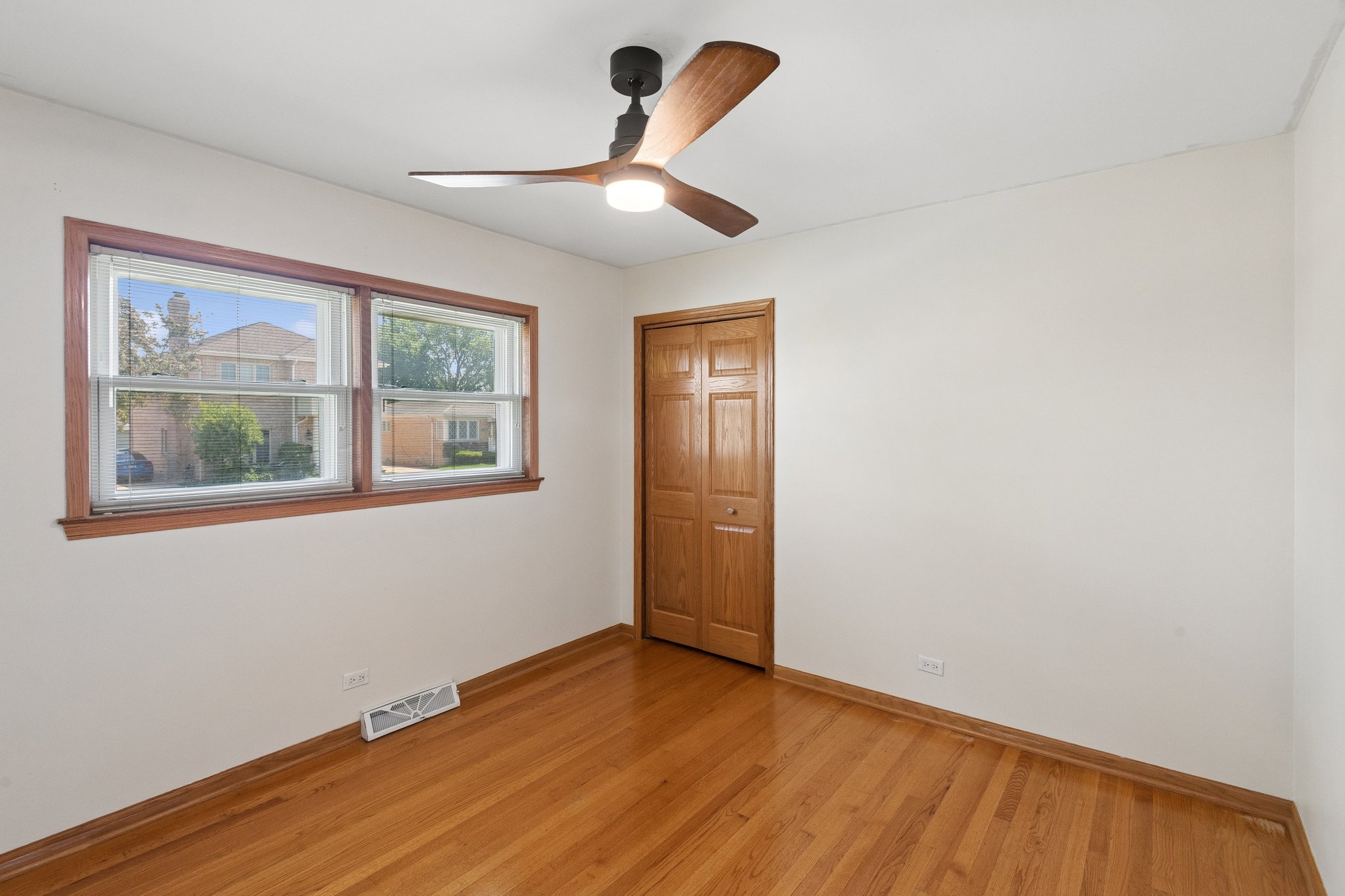 8600 W Ainslie St_011.jpg