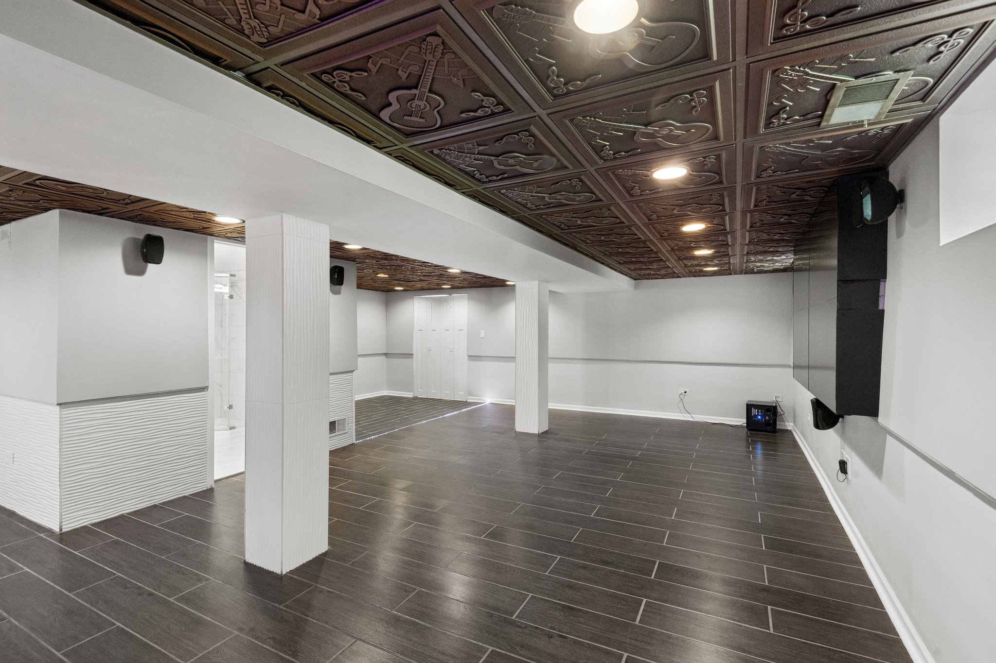 8600 W Ainslie St_014.jpg