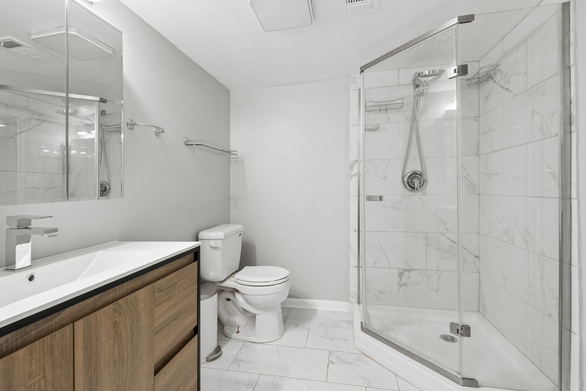 8600 W Ainslie St_018.jpg