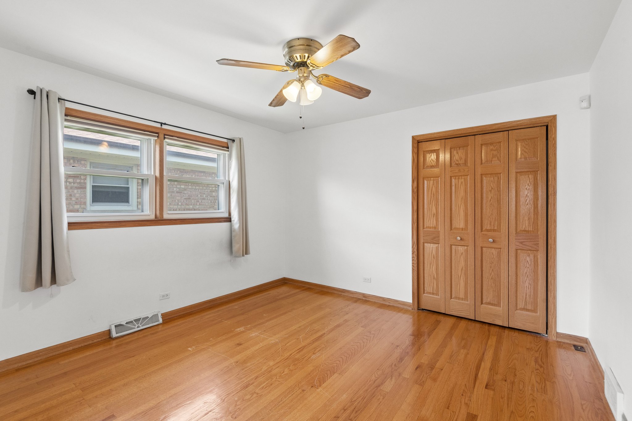 8600 W Ainslie St_019.jpg