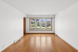 8600 W Ainslie St_002.jpg