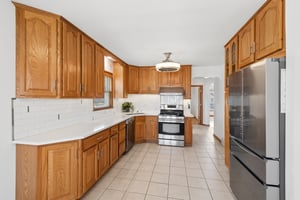 8600 W Ainslie St_004.jpg