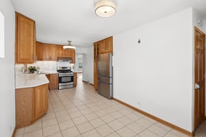 8600 W Ainslie St_007.jpg