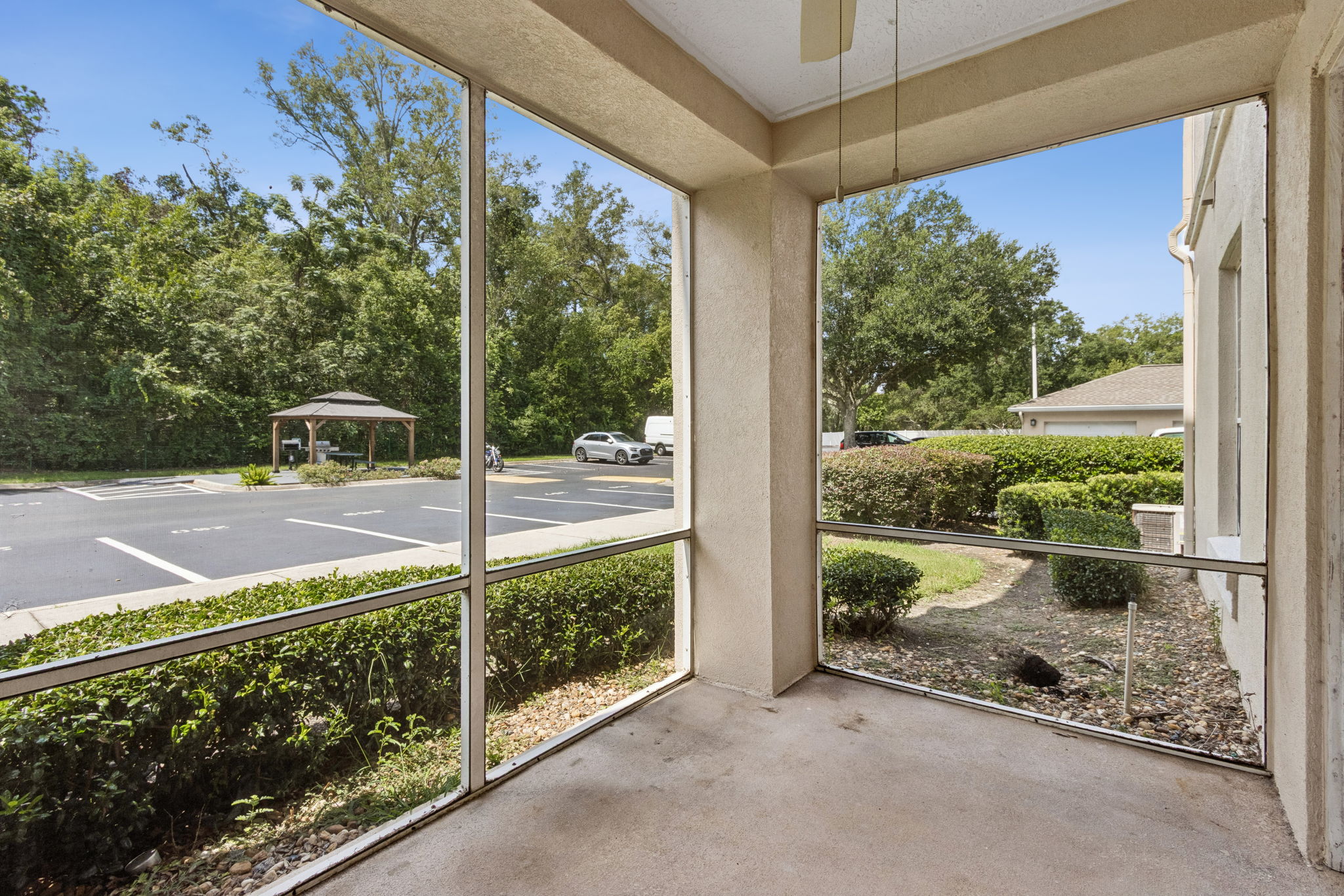 Screened-in Porch