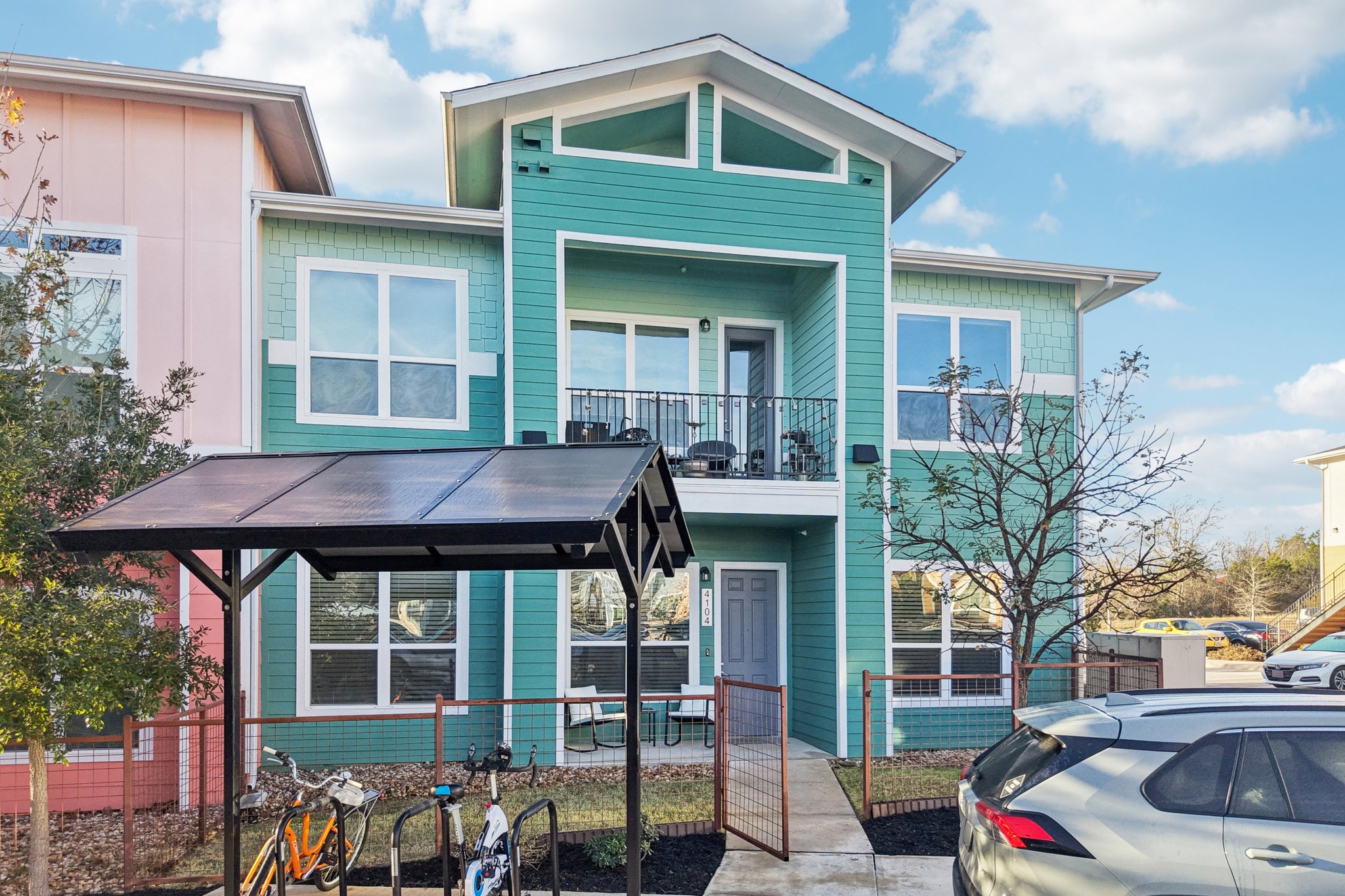 West Gate Blvd unit 4104-S0302-002.jpg