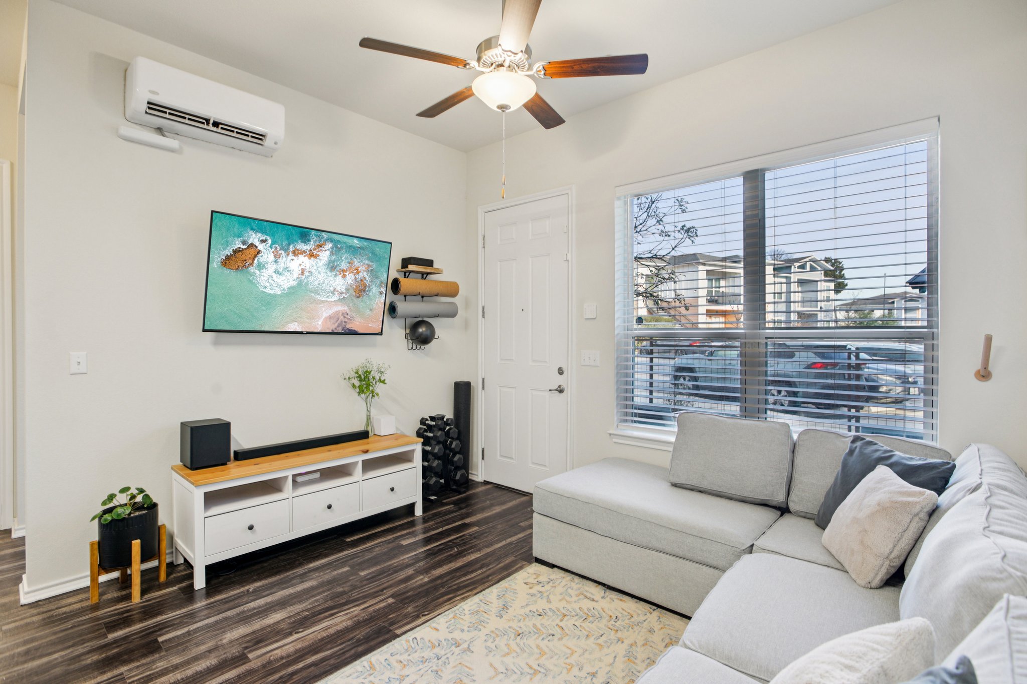 West Gate Blvd unit 4104-S0302-011.jpg