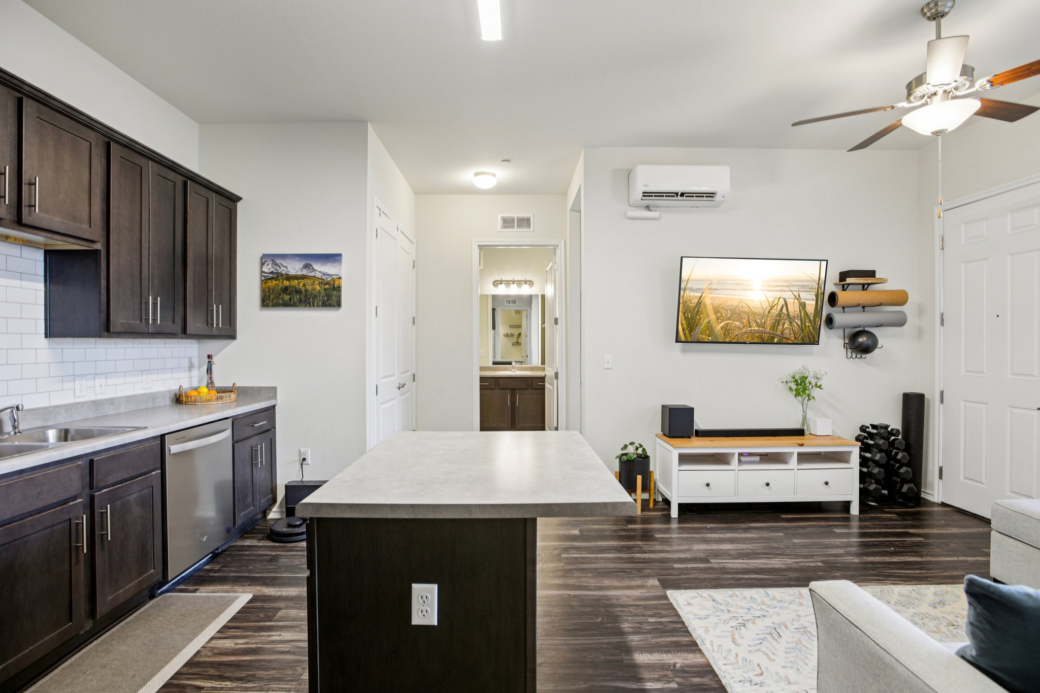 West Gate Blvd unit 4104-S0302-016.jpg