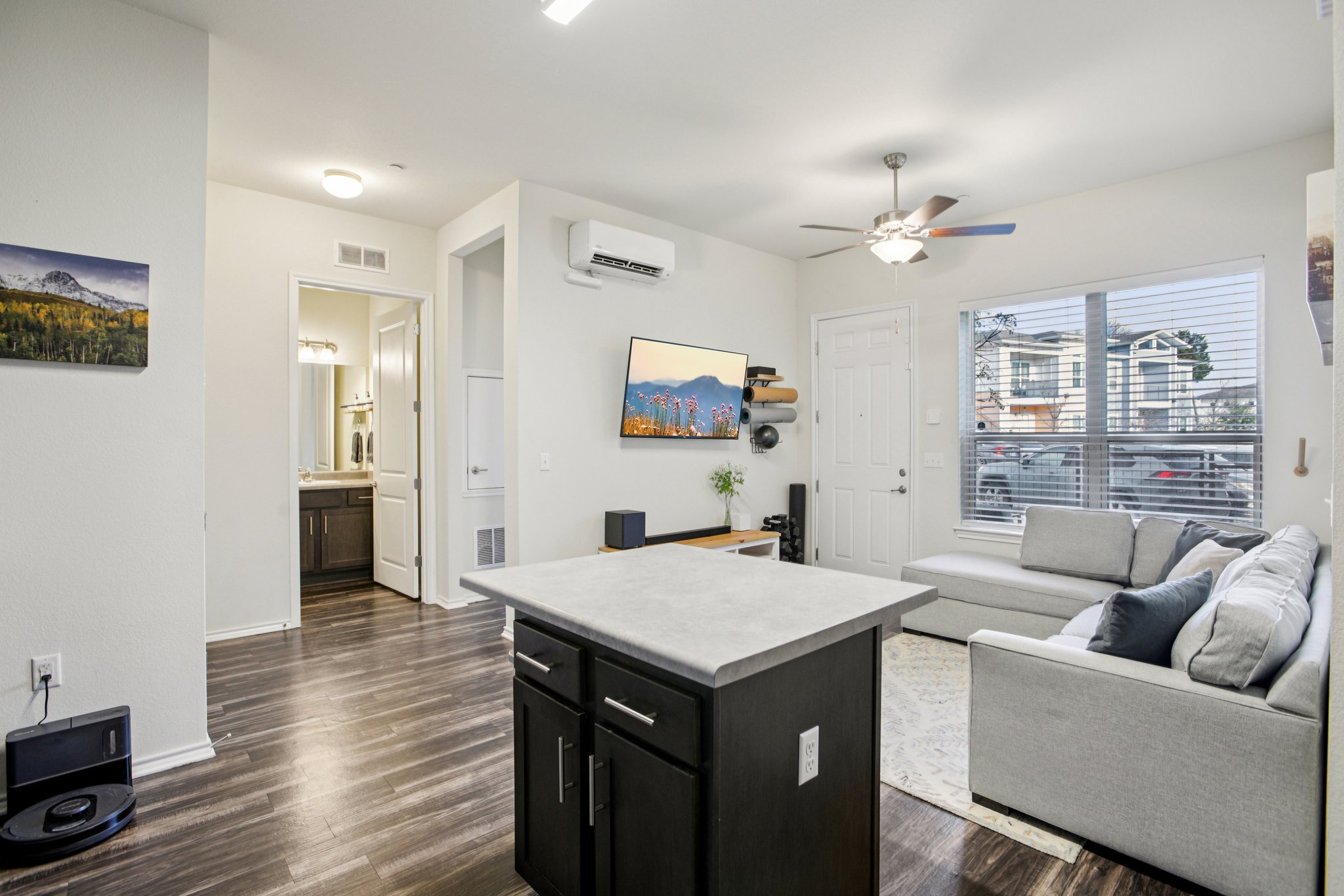 West Gate Blvd unit 4104-S0302-017.jpg