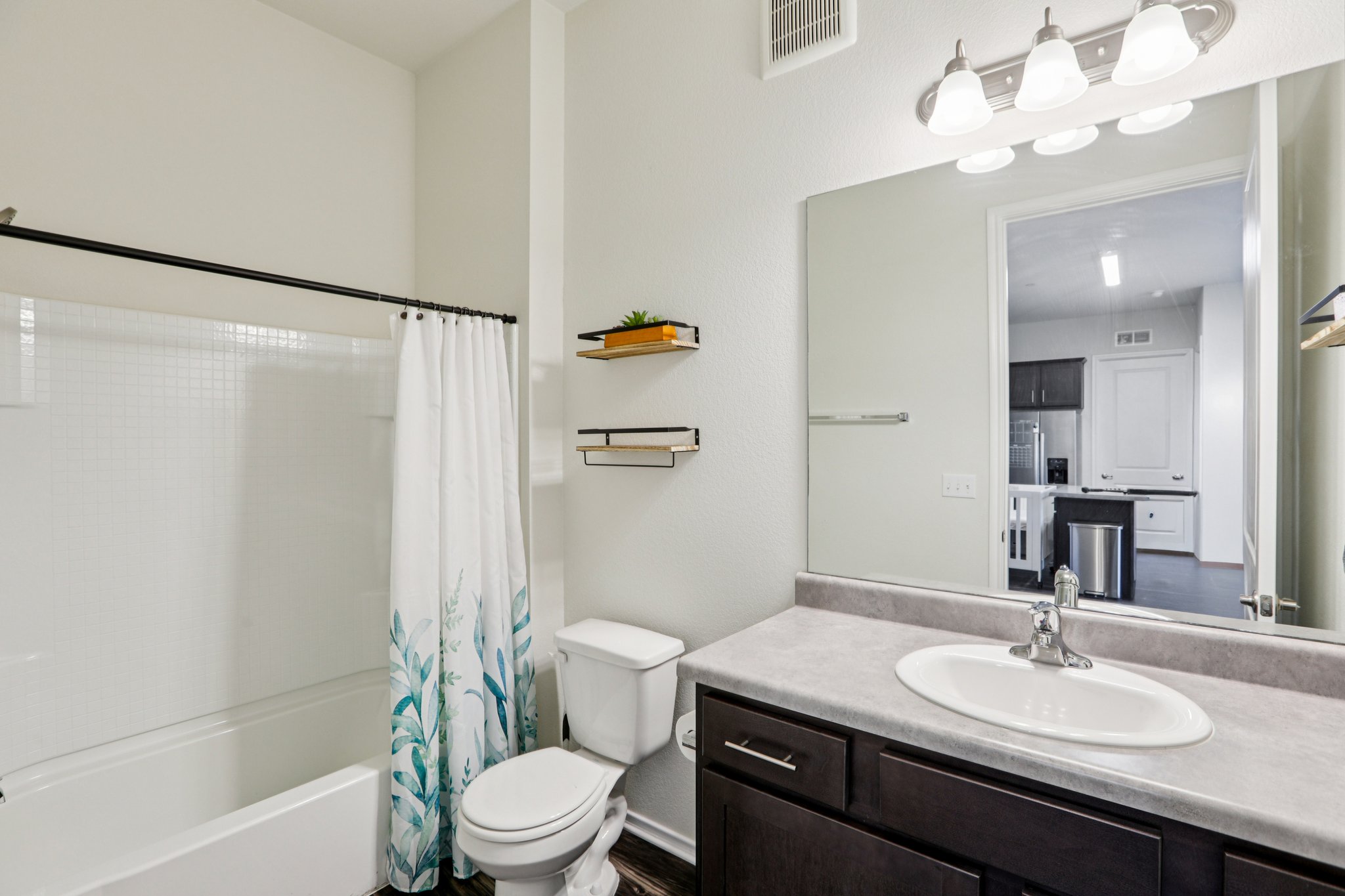 West Gate Blvd unit 4104-S0302-024.jpg