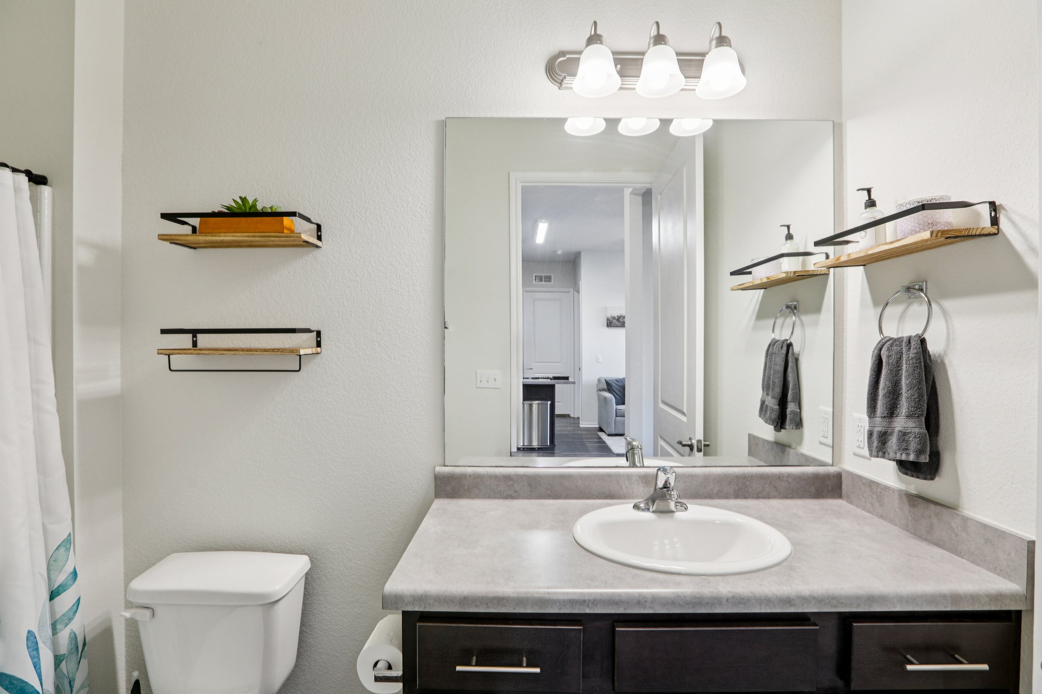 West Gate Blvd unit 4104-S0302-025.jpg